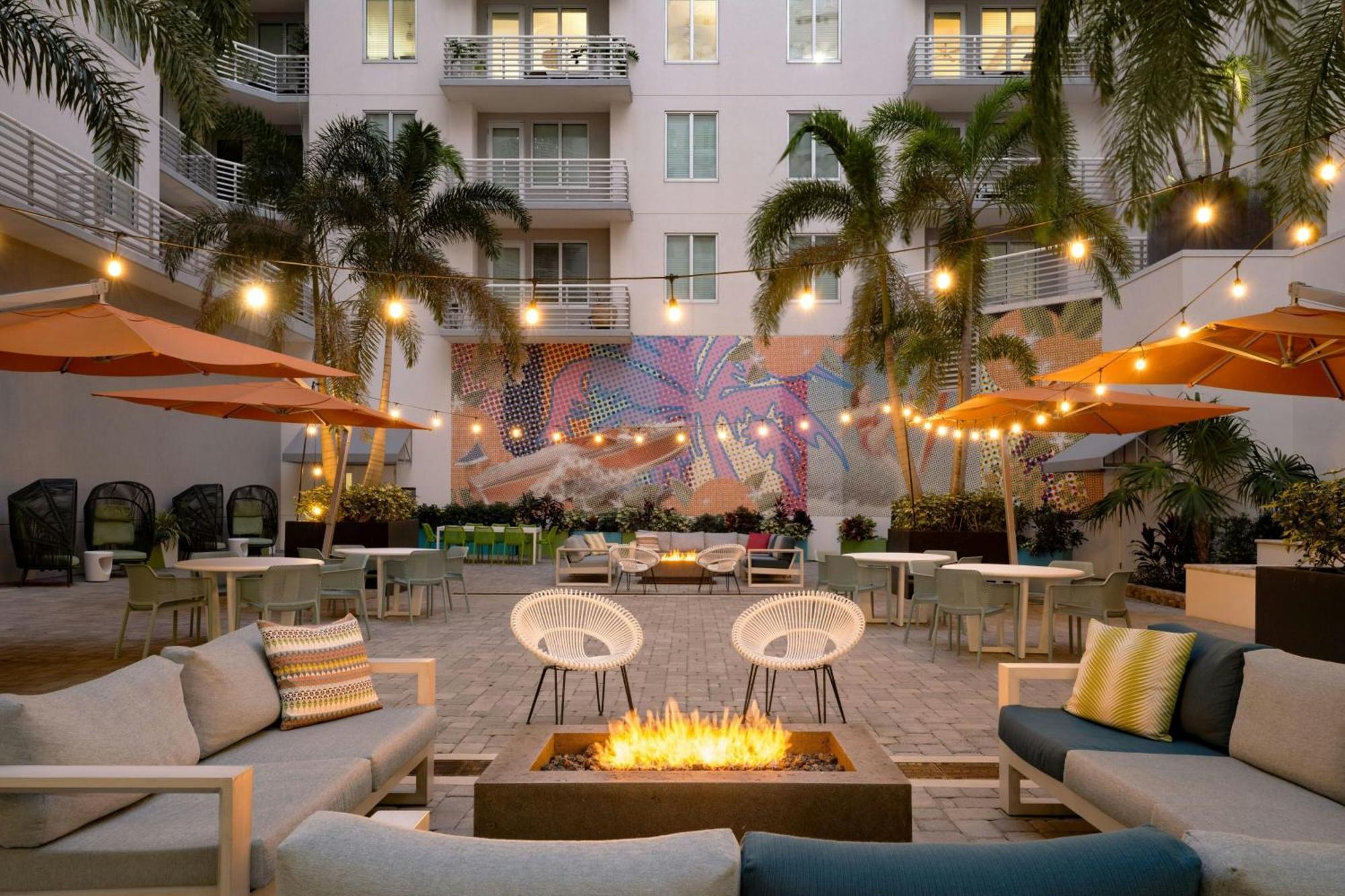 Hotel Aloft Sarasota Esterno foto